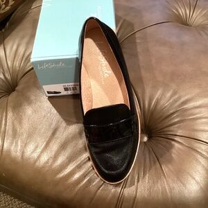 Life Stride, Zee, Black & Patent Leather 8Wide, Brand new with box